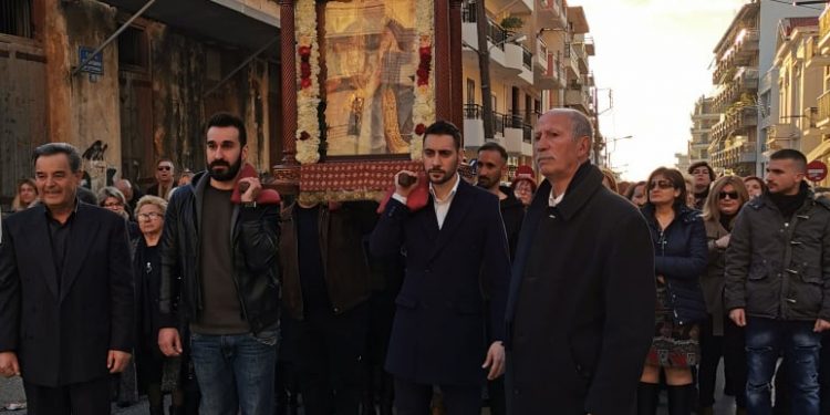 Με ιεροπρέπεια η ανάβαση του Πολιούχου του Πύργου, Ιερομάρτυρος Χαραλάμπη στον Ι. Ν. Αγ. Κυριακής (φωτος)