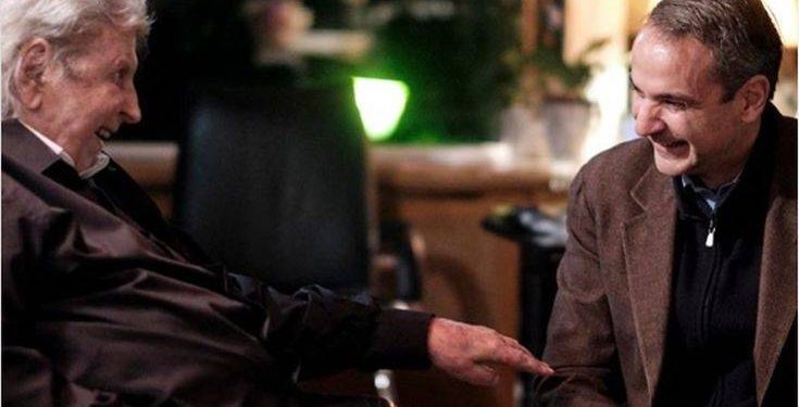 Επίσκεψη Μητσοτάκη στο σπίτι του Μίκη Θεοδωράκη