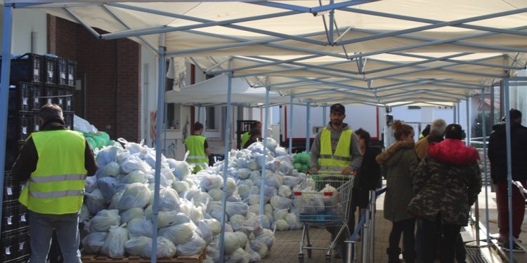 ΔΗΜΟΣ ΗΛΙΔΑΣ: Μοίρασε τρόφιμα σε ωφελούμενους του προγράμματος ΚΕΑ/ΤΕΒΑ