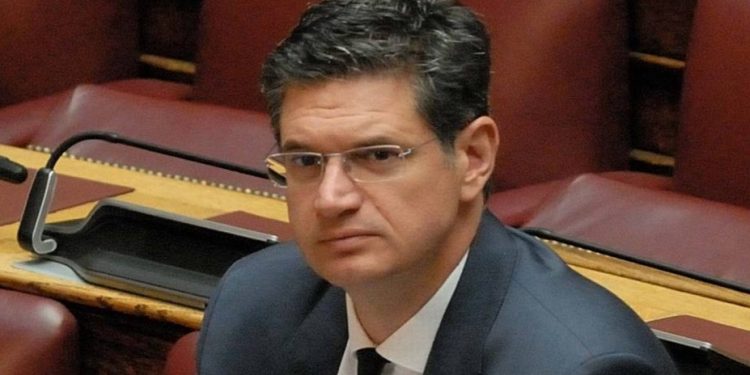 ΔΙΟΝΥΣΗΣ ΚΑΛΑΜΑΤΙΑΝΟΣ: “Απαραίτητη η ενίσχυση της τοπικής μας οικονομίας”