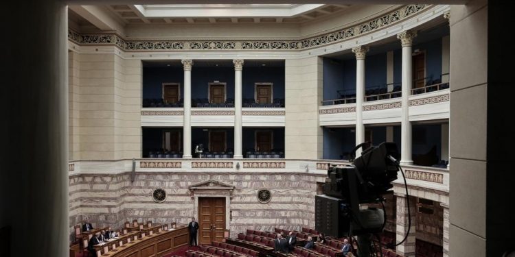 Βουλή: «Πέρασε» από την αρμόδια Επιτροπή ο εκλογικός νόμος