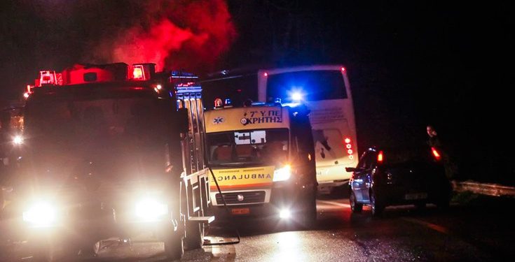 Τρία άτομα στο νοσοκομείο από τροχαίο στην εθνική οδό Αντιρρίου - Ιωαννίνων