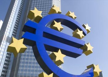 EKT: Κλειστές οι στρόφιγγες για δάνεια προς επιχειρήσεις
