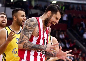 Ήττα για Ολυμπιακό στο ντεμπούτο του Μπαρτζώκα