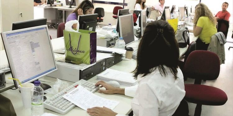 Νέο ασφαλιστικό: Τι αλλάζει για μπλοκάκια, αποδείξεις δαπάνης, ΙΚΕ