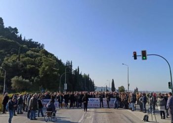 Έκλεισαν την Πατρών – Πύργου στον κόμβο της ΒΙΠΕ (βίντεο)