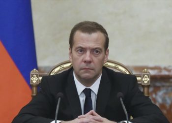 Ρωσία: Παραίτηση Μεντβέντεφ και διάλυση της κυβέρνησης