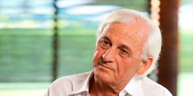 Σε κλίμα συγκίνησης η κηδεία του Θεόδωρου Νιτσιάκου