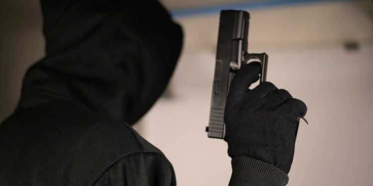 Σε σπίτι γνωστού εφοπλιστή «μπούκαραν» οι ληστές – News.gr