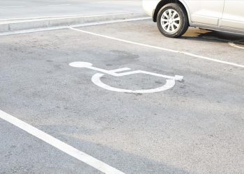 Τροχαία: Πάνω από 1.100 κλήσεις για ράμπες ΑμεΑ-αλκοόλ σε μια βδομάδα