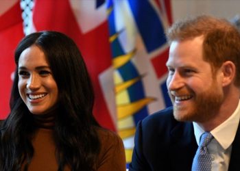 Χάρι και Μέγκαν δεν θα είναι πλέον βασιλικές υψηλότητες: Τι ανακοίνωσε το Μπάκιγχαμ