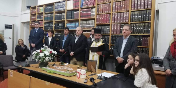 ΤΟΠΙΚΗ ΚΟΙΝΟΤΗΤΑ ΖΑΧΑΡΩΣ: Με πολιτικά μηνύματα η κοπή της Πρωτοχρονιάτικης πίτας