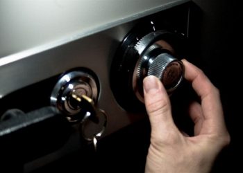 Σχηματισμός δικογραφίας σε βάρος τριών ακόμη δραστών για υπόθεση κλοπής χρηματοκιβωτίου