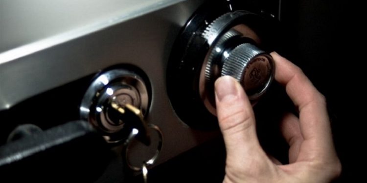 Σχηματισμός δικογραφίας σε βάρος τριών ακόμη δραστών για υπόθεση κλοπής χρηματοκιβωτίου