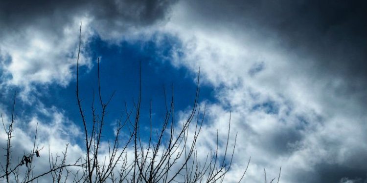 Θερμή εισβολή έως την Τρίτη – Μεγάλη πτώση θερμοκρασίας από την Τετάρτη – News.gr