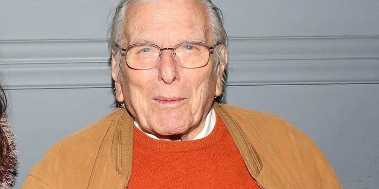 Σε κρίσιμη κατάσταση εξακολουθεί να νοσηλεύεται ο Κώστας Βουτσάς – News.gr