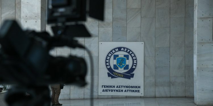 Εμφανίστηκε ο μάρτυρας «Μάξιμος Σαράφης» στη ΓΑΔΑ – News.gr