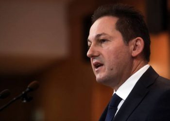 Πέτσας: Η φασιστική επίθεση στο σπίτι του Άρη Πορτοσάλτε είναι επίθεση σε όλα όσα θέλουμε να προστατεύσουμε
