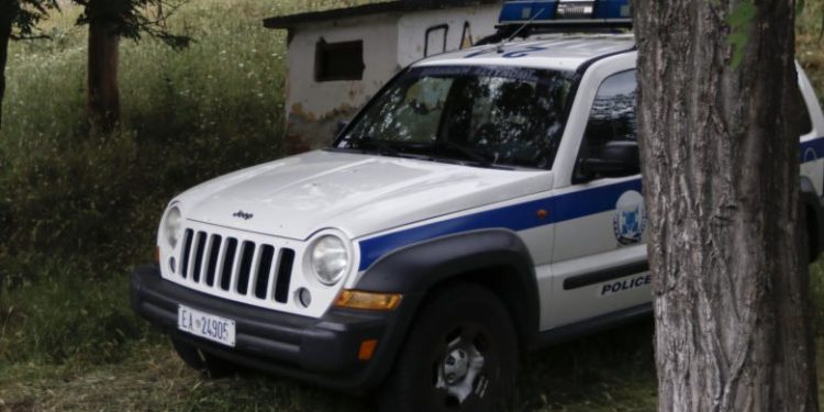 Ανταλλαγή πυρών με επικίνδυνους κακοποιούς στην Αρχαία Κόρινθο – News.gr