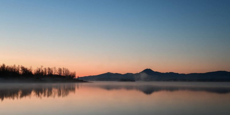 Ανατολή στη λίμνη Πλαστήρα – Newsbeast