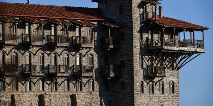 Η Μονή που μοιάζει με «κορώνα του θεσσαλικού κάμπου» – Newsbeast