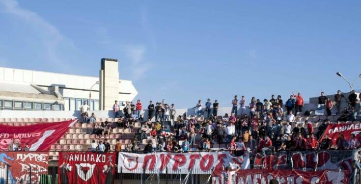 Συγκινητική κίνηση και μήνυμα οργής από τους οπαδούς του Πανηλειακού για τη μαθήτρια που λιποθύμησε από την πείνα