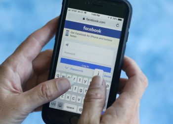 Την «πέθανε» στο facebook γιατί είχε ερωτευθεί τον άντρα της – News.gr