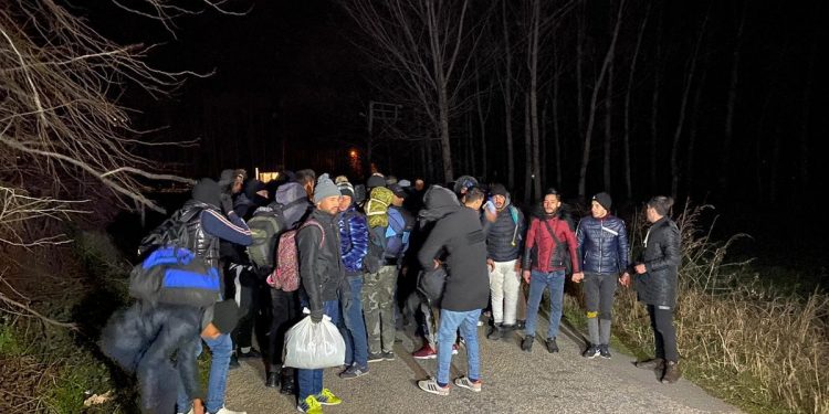 Έκτακτα μέτρα της Ελλάδας στα σύνορα με την Τουρκία μετά την απόφαση Ερντογάν να ανοίξει τα σύνορα