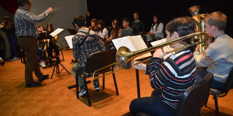 ΦΙΛΑΡΜΟΝΙΚΗ ΛΕΧΑΙΝΩΝ: Συνεχίζει την πολύπλευρη δράση της! (φωτος)