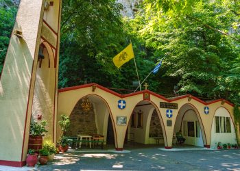 Η εκκλησία της Αγίας Παρασκευής στην κοιλάδα των Τεμπών – Newsbeast