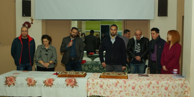 ΚΟΙΝΟΤΗΤΑ ΠΥΡΓΟΥ: Πίτα με μηνύματα (φωτος)