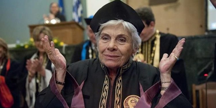 «Έφυγε» η σπουδαία ποιήτρια Κική Δημουλά