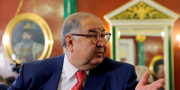 Ο Ουσμάνοφ δώρισε στο Ολυμπιακό μουσείο το μανιφέστο του ντε Κουμπερτέν