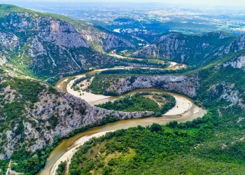 Ο εντυπωσιακός ποταμός που λατρεύτηκε σαν θεός – Newsbeast
