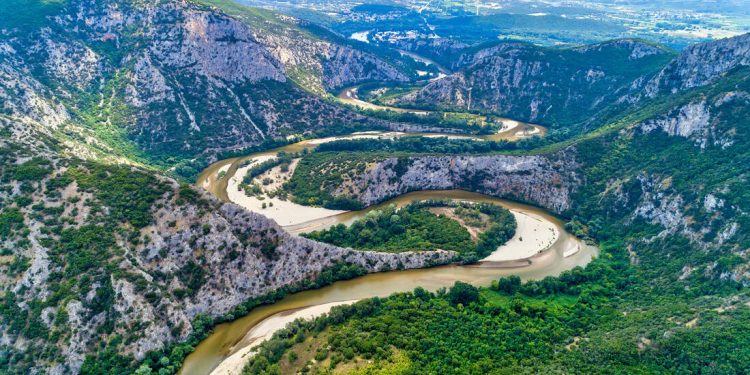 Ο εντυπωσιακός ποταμός που λατρεύτηκε σαν θεός – Newsbeast