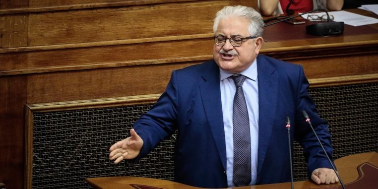 ΚΩΣΤΑΣ ΤΖΑΒΑΡΑΣ: “Να εξαιρεθούν οι αγροτικές επιδοτήσεις από τις τραπεζικές κατασχέσεις”