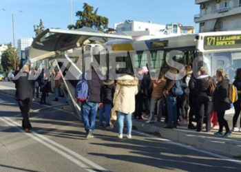 Λεωφορείο έπεσε σε στάση όπου περίμεναν δεκάδες πολίτες – News.gr