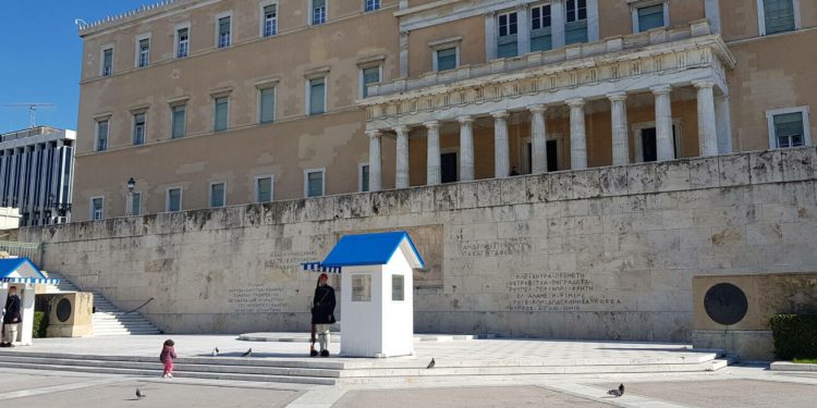 Τι σημαίνουν οι τοποθεσίες που είναι σμιλευμένες στο μνημείο του Άγνωστου Στρατιώτη