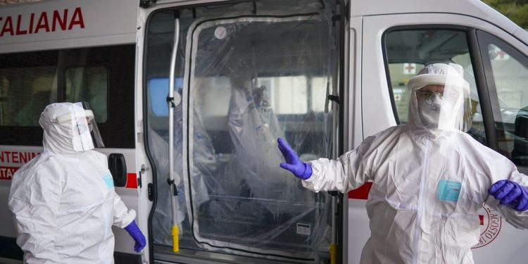 Πέντε νέα κρούσματα – Κρίσιμη η κατάσταση του 66χρονου στην Πάτρα – News.gr