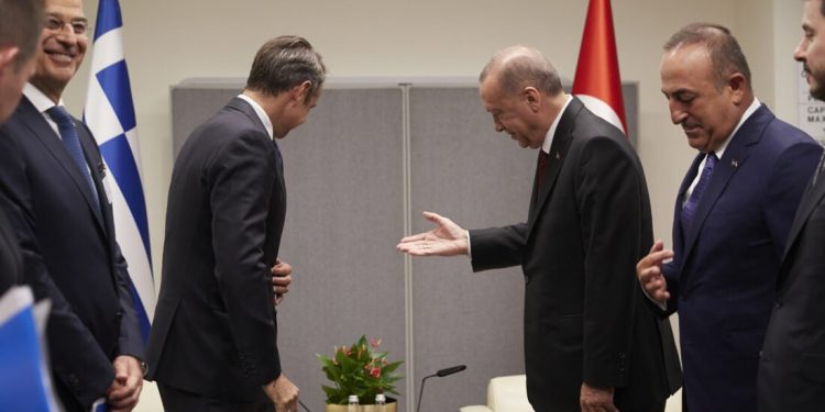 Ο Ερντογάν αρνήθηκε να καθίσει στο ίδιο τραπέζι με τον Μητσοτάκη – Η απάντηση της ελληνικής κυβέρνησης – News.gr