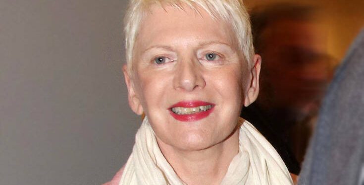 «Σας προσκαλώ κ. Ακρίτα να κοιμηθείτε 2-3 μέρες μόνη σας στις Καστανιές»