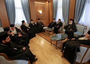 Δεν μεταδίδεται με τη Θεία Κοινωνία – News.gr