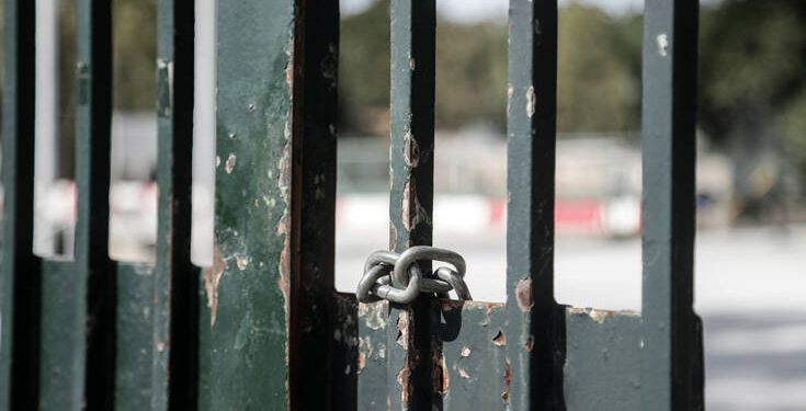 Κορονοϊός: Κλειστά σχολεία, κινηματογράφοι, θέατρα σε Ηλεία, Ζάκυνθο και Αχαΐα για ένα 48ωρο