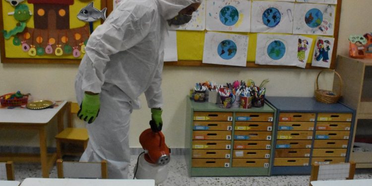 Νέα έκτακτα μέτρα ανακοινώνει η κυβέρνηση – Τι θα γίνει με τα σχολεία – News.gr