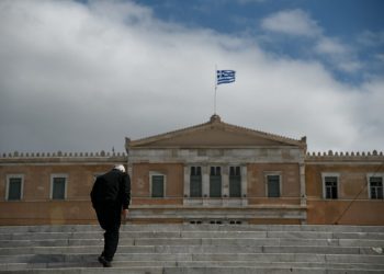Πόλη φάντασμα η Αθήνα – Δείτε φωτογραφίες από το άδειο κέντρο – News.gr