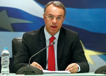 Αναβολή 75 ημερών για τις επιταγές – Επίδομα 600 ευρώ σε γιατρούς και δικηγόρους – News.gr