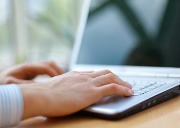 Πώς να προστατεύσετε τα δεδομένα σας όταν δουλεύετε από το σπίτι – News.gr