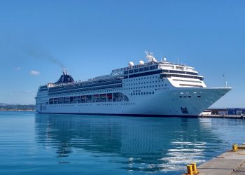 ΚΑΤΑΚΟΛΟ: Κατέπλευσε το κρουαζιερόπλοιο από την Γένοβα