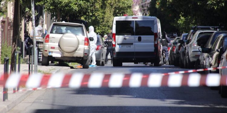 Τούνελ και βαρύ οπλισμό αποκάλυψε η Αντιτρομοκρατική σε Σεπόλια και Εξάρχεια