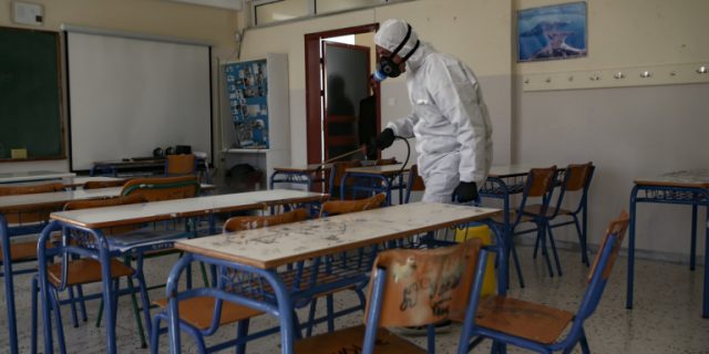 ΔΗΜΟΣ ΑΝΔΡΑΒΙΔΑΣ – ΚΥΛΛΗΝΗΣ: Προληπτική απολύμανση σχολείων και Δημοτικών κτιρίων
